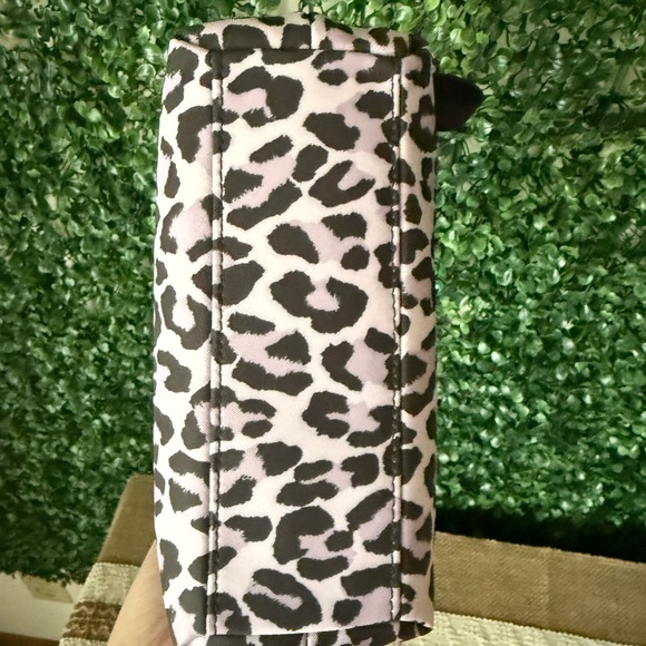 Kate Spade Purple Leopard Nylon Cosmetic Pouch NWT - Picture 3 of 4